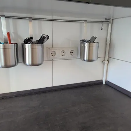 - Heinrich Der Loewe - Center - Keybox - 3 Persons Apartment
